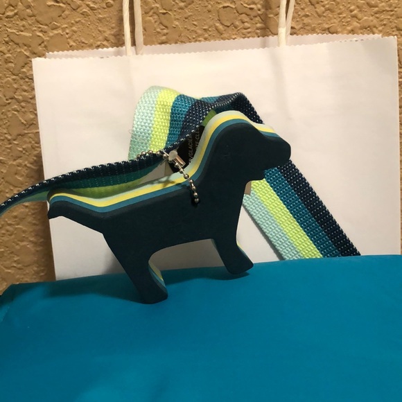 Vintage NWT PINK Victoria’s Secret Cooler with Iconic PINK Dog Key Chain. - Picture 5 of 13